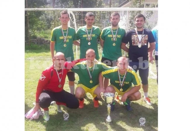 Кадри на Локо /Мз/ плюс Цъката триумфираха на „Lakatnik Gol Cup”