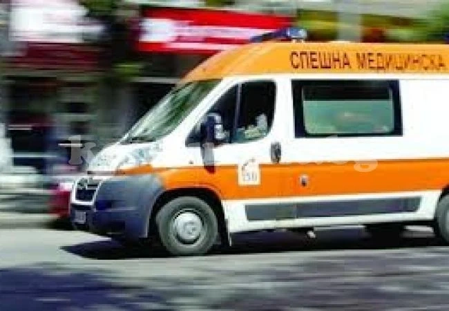 /ОБНОВЕНА/Лек автомобил помете възрастна пешеходка