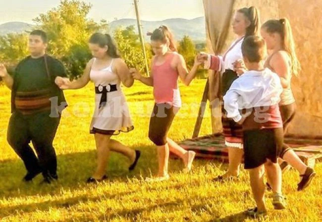 Отличиха танцов състав „Българче”