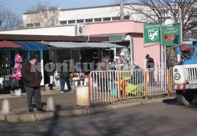 Търсят наематели на 25 павилиона