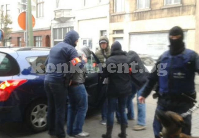 Хванаха младежи с наркотици