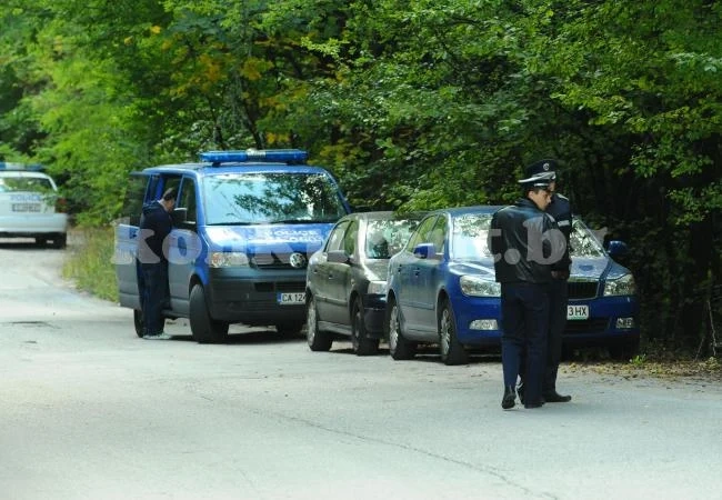 Двама пострадаха в катастрофа на междуселски път