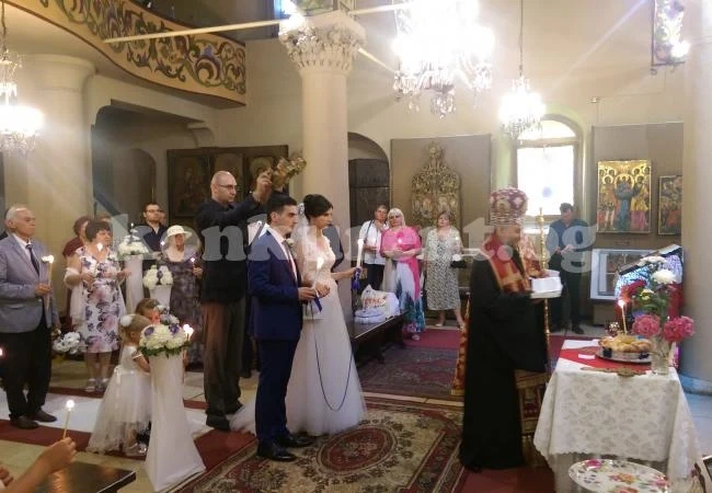 Братът на наш колега се ожени, венча го Киприян СНИМКА
