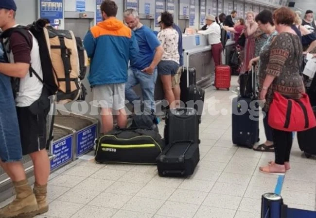 Десетки българи попаднаха в капана на нискотарифен превозвач и преживяха най-страшния си кошмар