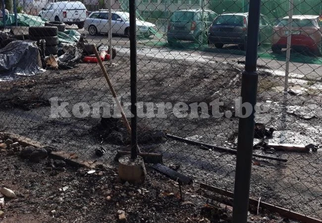 Изгоряха 3 коли в автокъща
