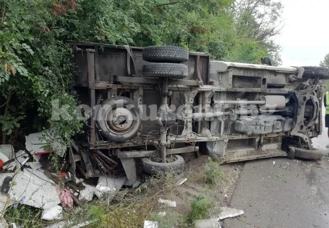 Двама са ранени при поредна катастрофа на Е79 между Мездра и Враца СНИМКИ