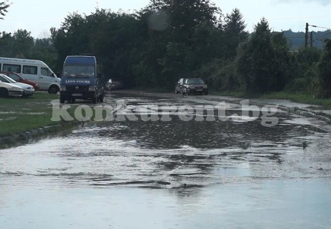 Нормализира се положението в Мездренско след поройния дъжд СНИМКИ