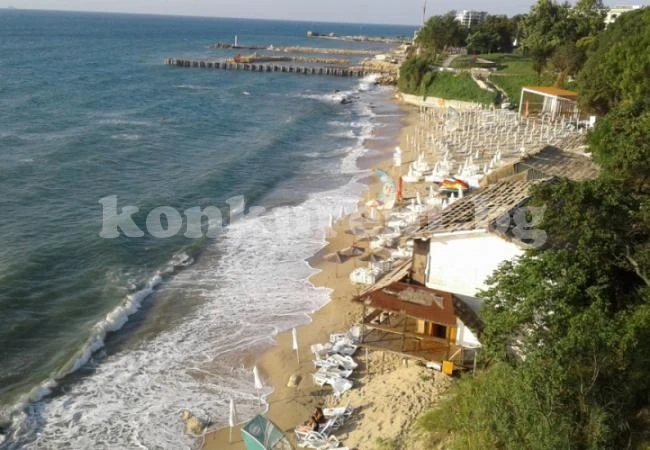 Нова горчилка за летовниците: Плажове по Черноморието изчезнаха за часове тази нощ (СНИМКИ)