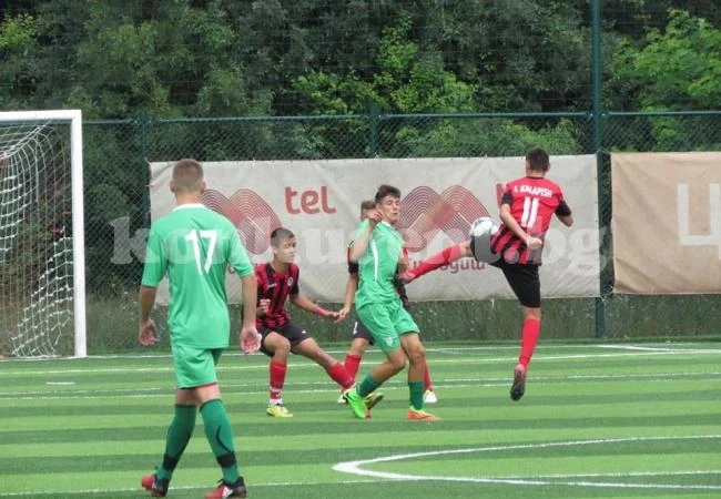 U17 пусна кръв, но би с 2:0 Локо /Сф/