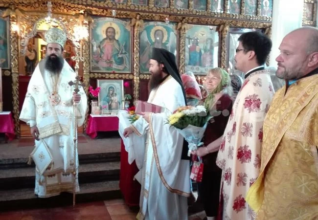 Отец Николай Оно от Токио служи в наша черква СНИМКА