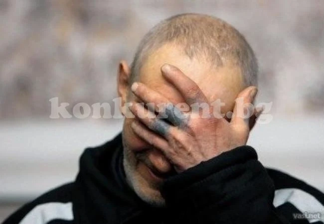 Мъже държали 11 деца в бордей