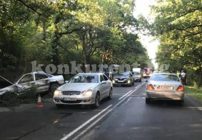 Тежка катастрофа блокира движението