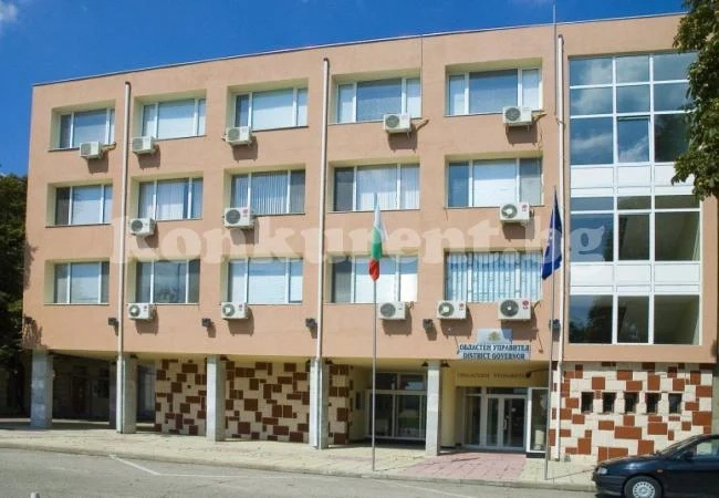 Декларацията на губернатор е чиста като момина сълза