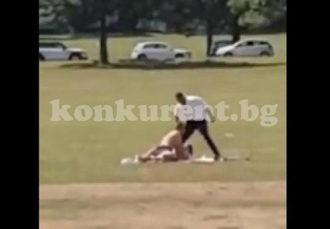 Мъж видя двойка да прави се*с на детска площадка и брутално наказа развратниците (ВИДЕО 18+)