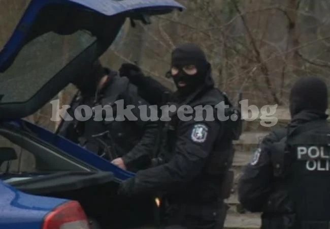 Четирима мъже отвлякоха бившата съпруга на един от похитителите