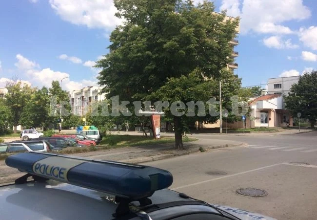 Шофьор на БМВ блъсна две деца на пешеходна пътека СНИМКИ