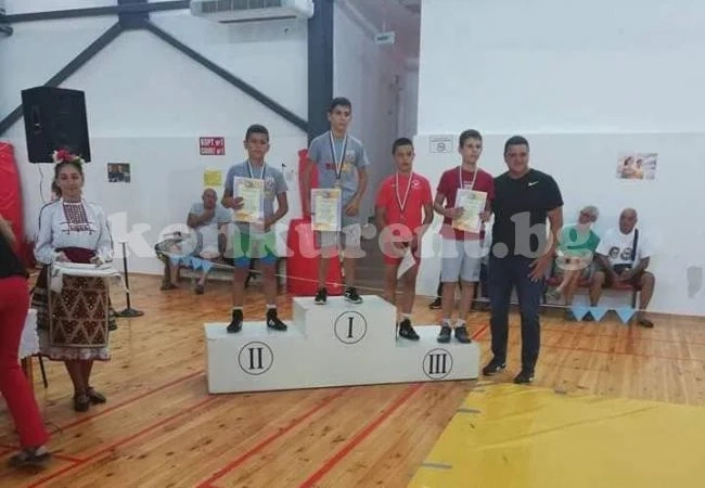 Куп медали за борците от региона от Спартакиадата в Оряхово
