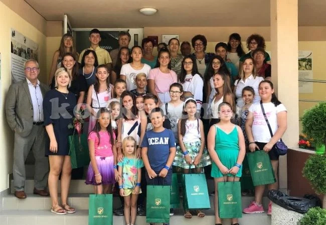 Наградиха участниците в лятното училище по френски език