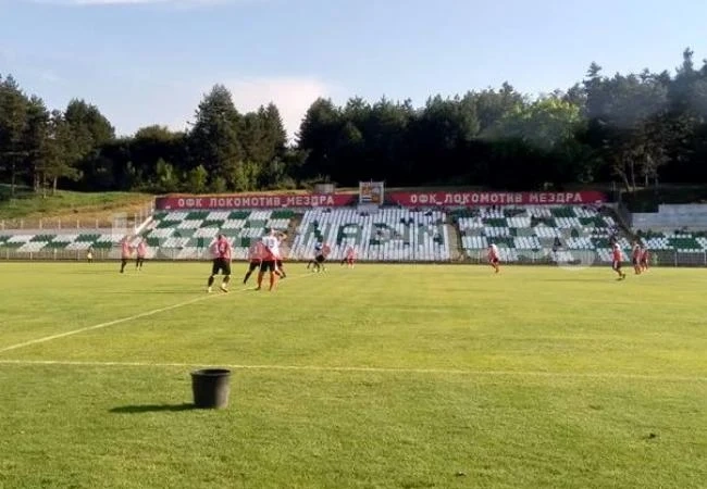 Локо спечели дербито на новаците
