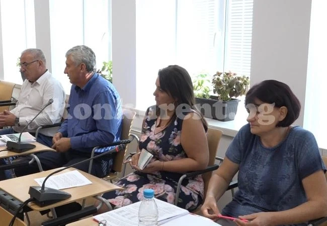 Обсъдиха публично харченето на пари от общинския бюджет в Мездра