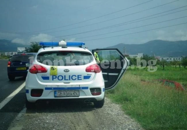 Двама мъже загинаха на пътя