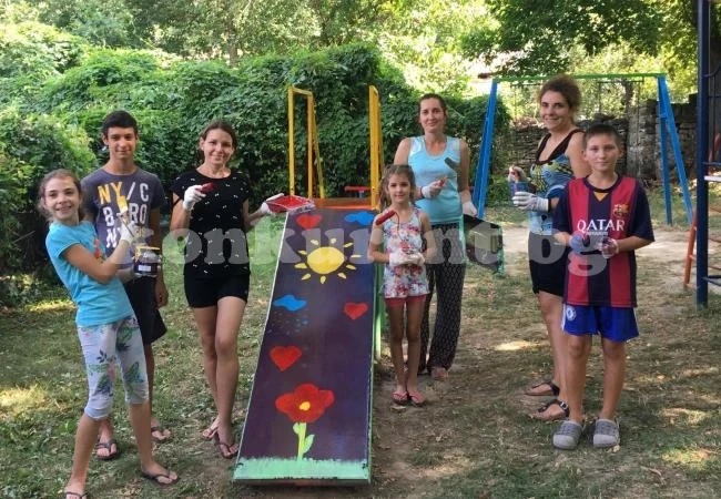 Вижте какво направиха родителите за децата си в Ребърково