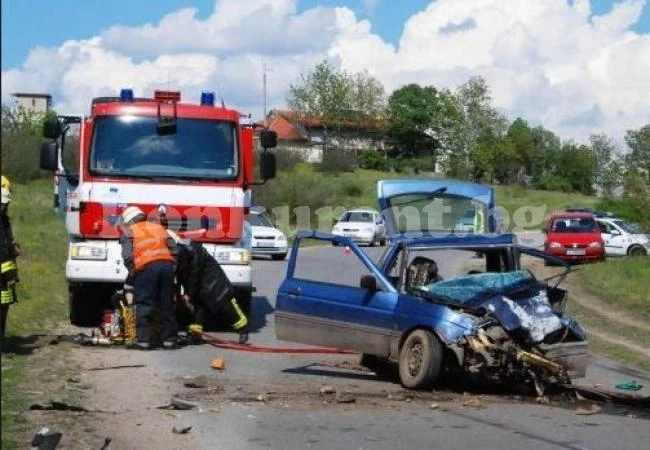 12-годишно дете е болница след катастрофата