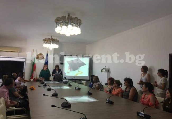 Наградиха деца, прославили Враца