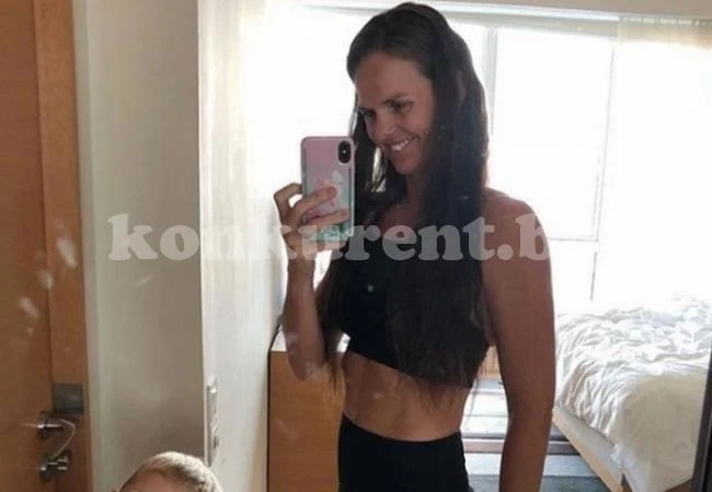 Кифла се подигра на майка на 6 деца заради стриите по корема ѝ, но съпругът ѝ я сложи в малкия си джоб с коментара си (СНИМКИ)