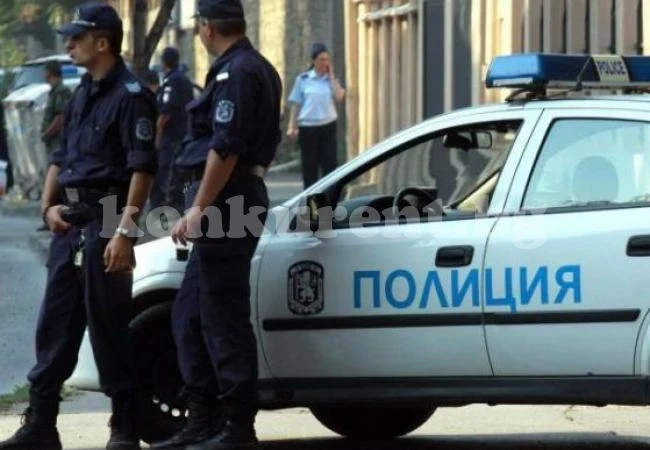 Издирват двамата апаши, отмъкнали техника от селска къща
