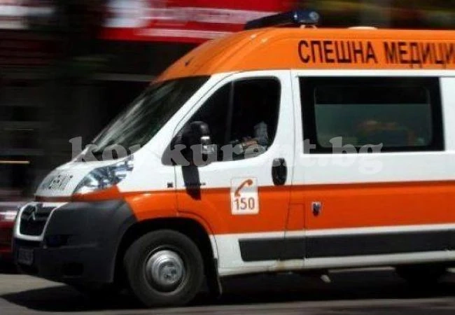 Млад мъж падна от покрив, ранен е тежко