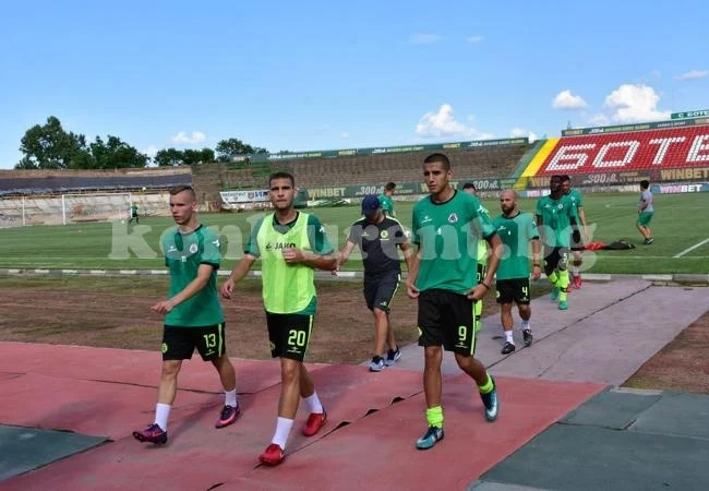 Първа Атомна елиминира Априлци за купата, още две препятствия до мача с Верея