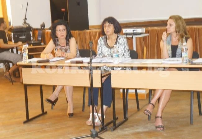 СНИМКИ Съветниците в Козлодуй подкрепиха отчети на кмета Маринела Николова