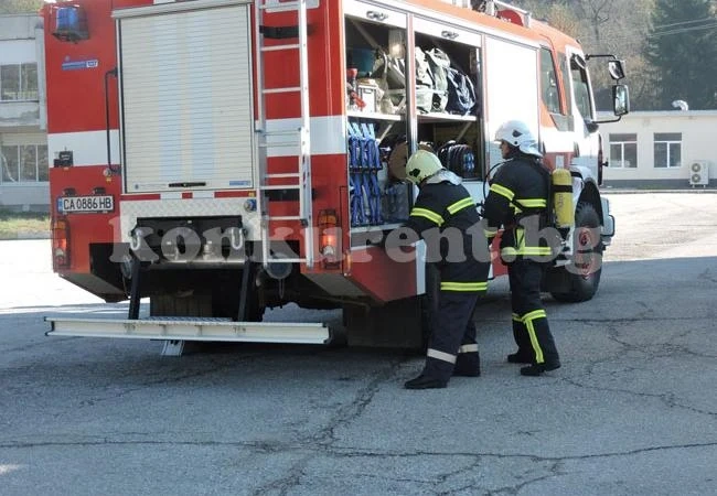 В Монтана се търсят спасители и огнеборци