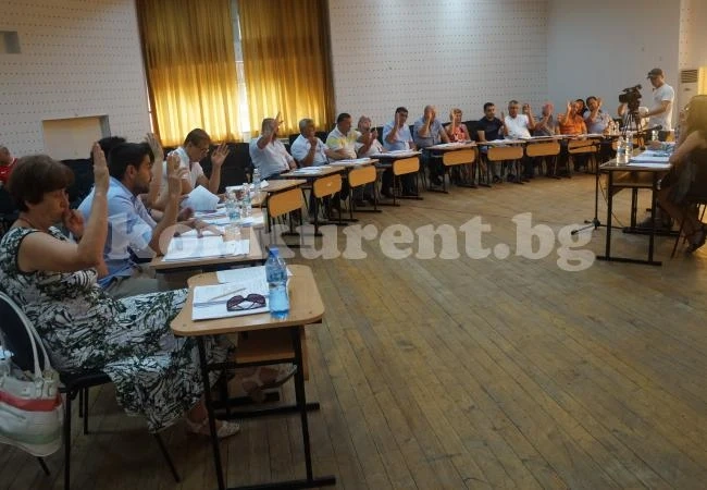 Съветници обсъдиха доклад на сесия