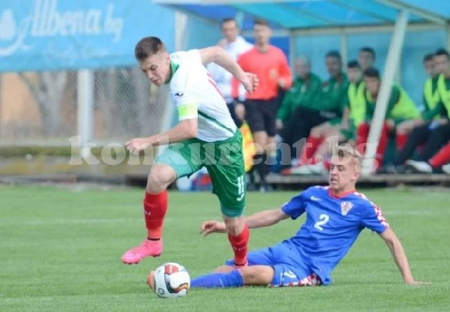 Кариана подсилва атаката с юношески национал
