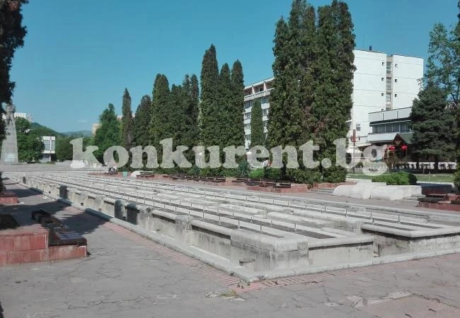 Спукана тръба наводни центъра на Монтана