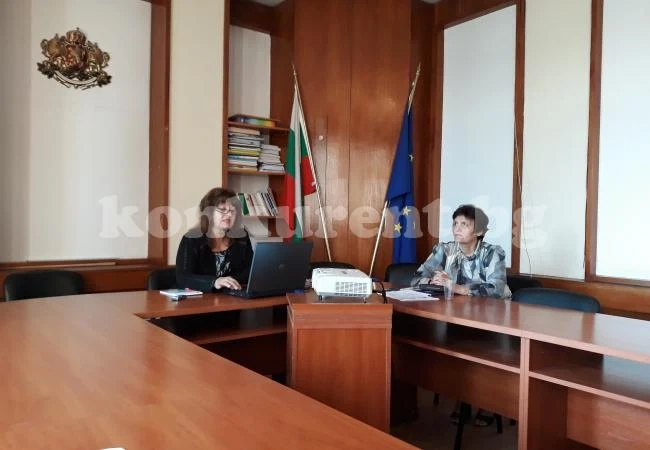 Двама учители и един ученик са пострадали по време на часове