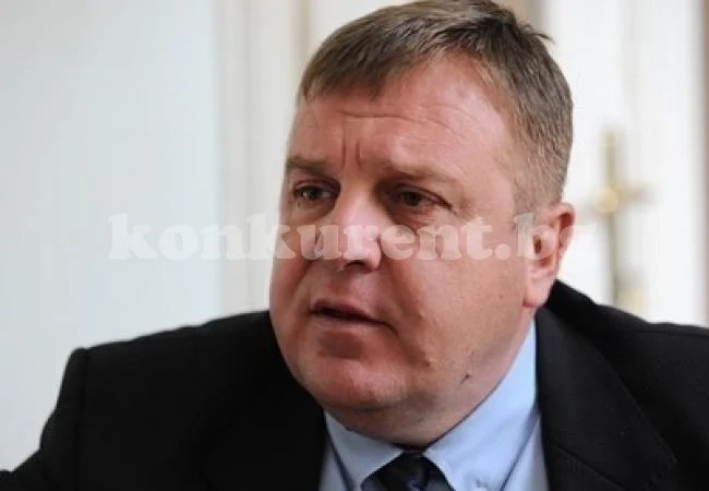 Каракачанов: Оставките на министрите да не се приемат, докато не знаем причините за катастрофата