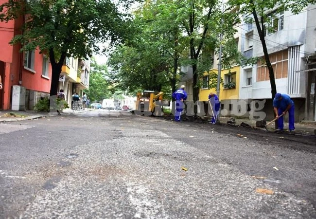 Остава затворена важна улица във Враца