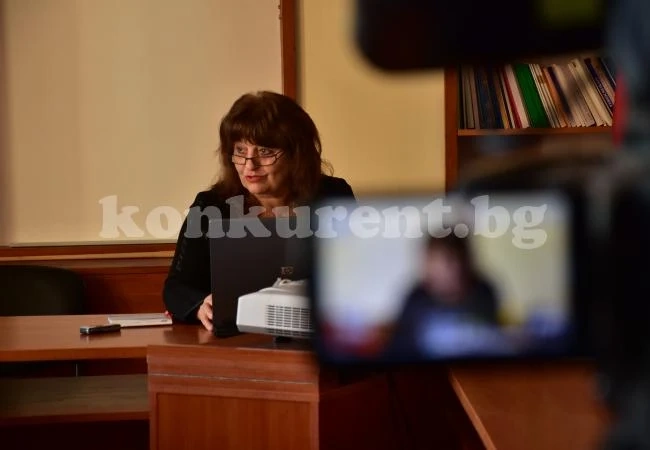 Увеличават с 2 седмици уроците
