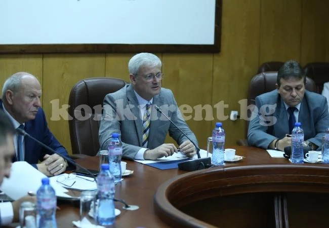 Лични карти без чип спират бегълците от Темида