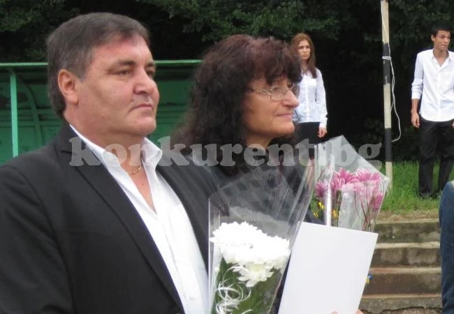 Кметът на Криводол докаран с линейка в...
