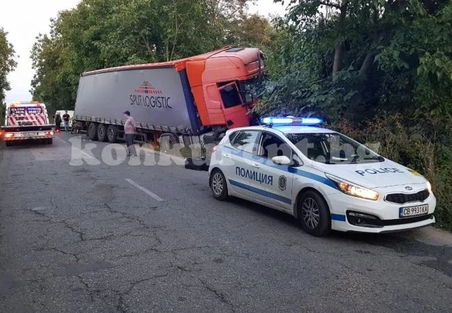 Тираджията, предизвикал катастрофа на пътя за Вършец, изпълнявал първия си курс СНИМКИ