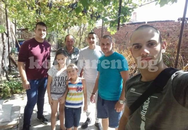 Тежка участ, 66-годишен дядо отглежда сам внучета си