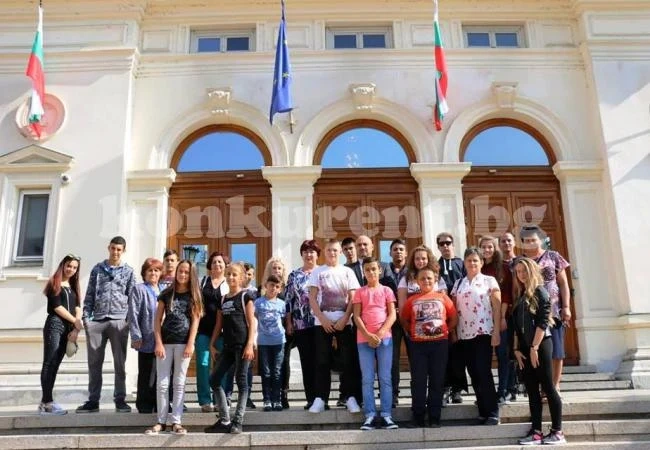 Деца от Криводол посетиха парламента