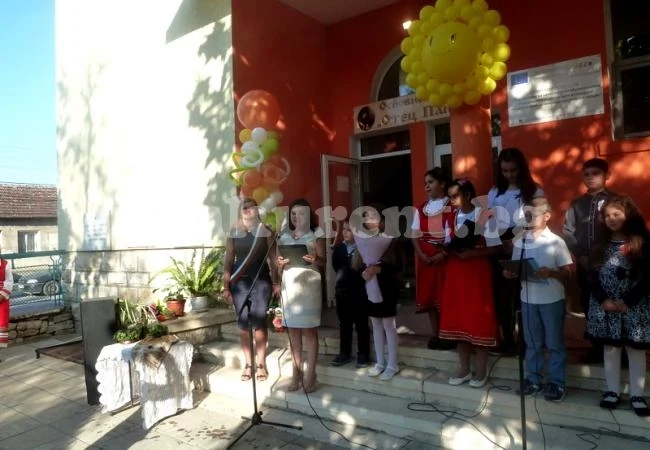 Дадоха старт на новата учебна година в Борован