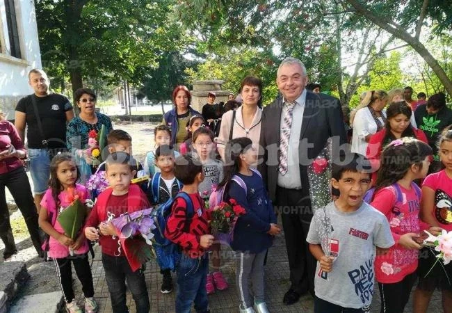 Светлин Сретениев откри учебната година в община Бойчиновци