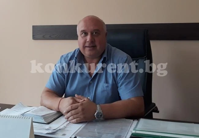 Иван Лазаров изпрати 66 първокласници във Вършец