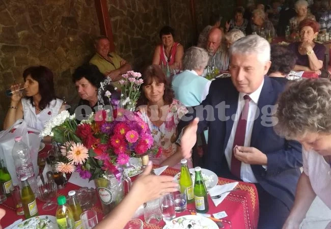Инвалиди си спретнаха празник на вярата, надеждата и любовта